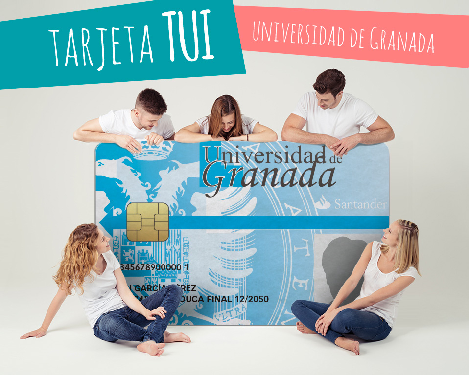 Tarjeta TUI Universidad de Granada, grupo de jóvenes junto a una tarjeta gigante