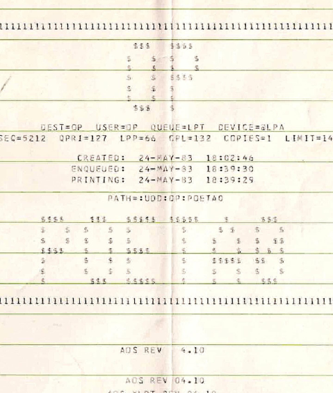 Imagen de papel contínuo de impresora antigua con texto impreso